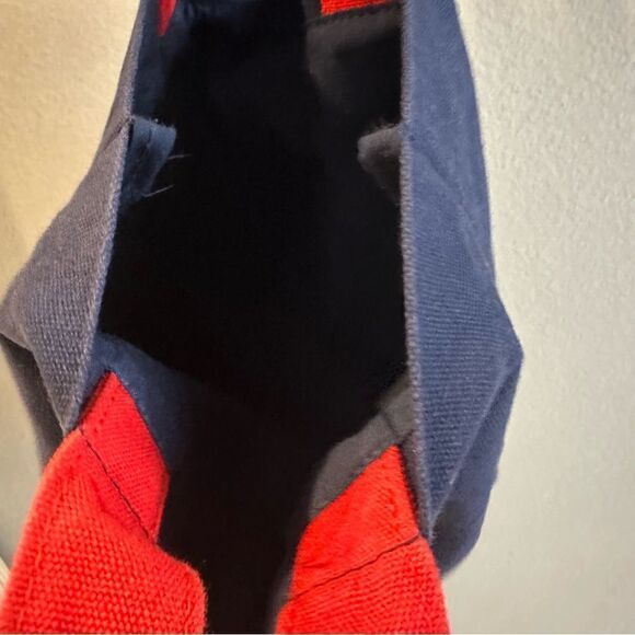 Kiehl’s | light weight limited edition book tote - Picture 4 of 5